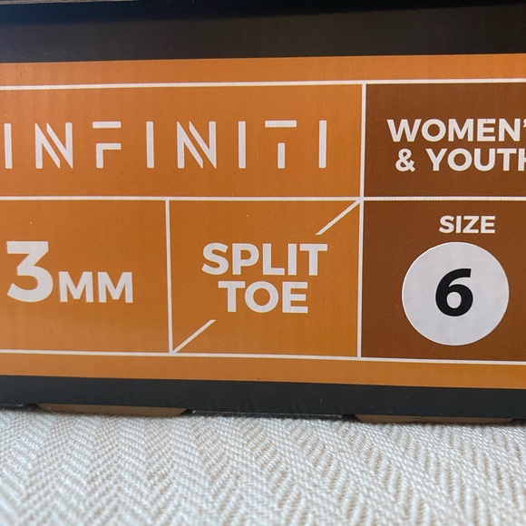 Black Xcel surf shoes woman’s size 6 - Picture 4 of 4